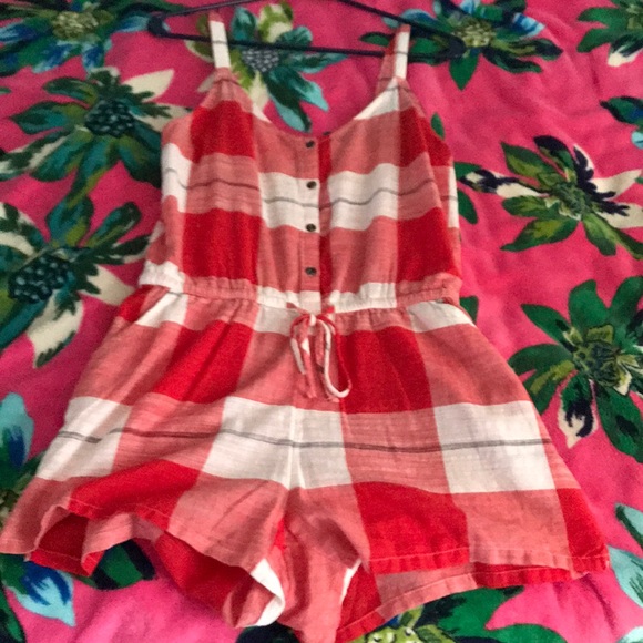 red and white plaid romper - Picture 1 of 1